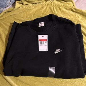 Men’s Nine sweatshirt